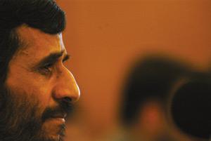 Ahmadinejadlynseyaddariocorbis_1