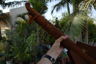 Holding_qassam_rocket