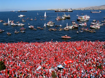 Izmirburakkaragetty_2