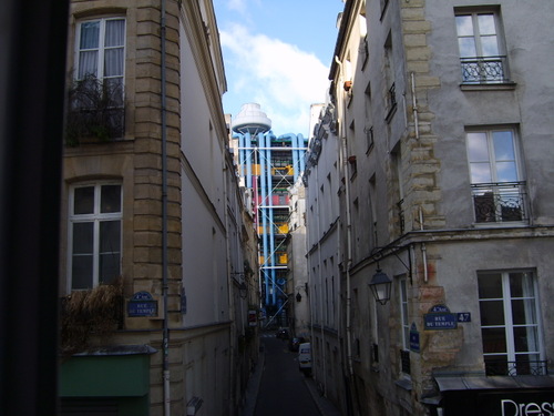 Parisbeaubourg1050am