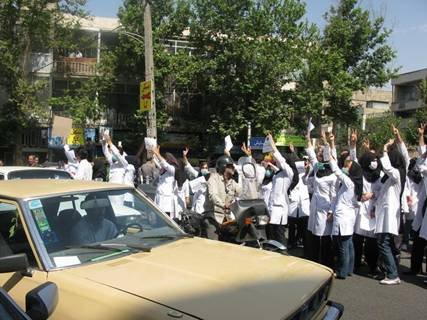 6-25-doctors-protesting