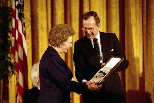 Margaret_Thatcher_awarded_Presidential_Medal_of_Freedom