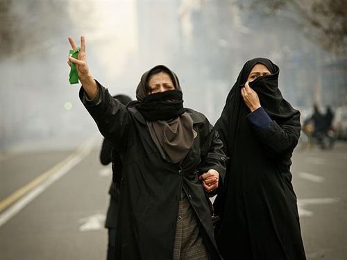 Pic13-green-women-in-haze-of-tear-gas