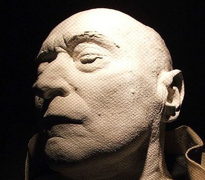 450px-Esztergom-Mindszenty_death_mask