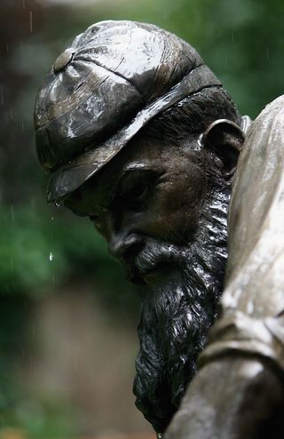 GRACESTATUEMikeHewitt:Getty