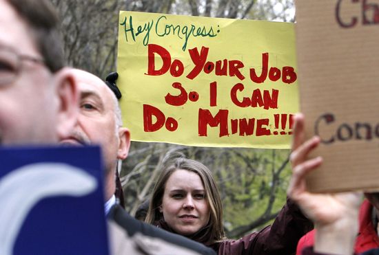 AP_SHUTDOWN_PROTEST_CROP_110408