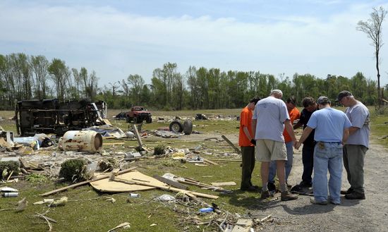 GT_NC_TORNADO_PRAY_110420