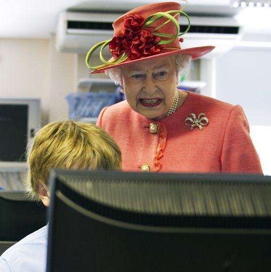 GT_QUEEN-COMPUTER-FACE_110506