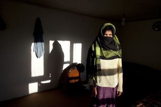 GT_CHILD_BRIDE_AGHANISTAN_110525