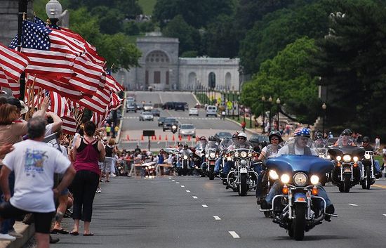 800px-Rolling_Thunder,_Memorial_Bridge
