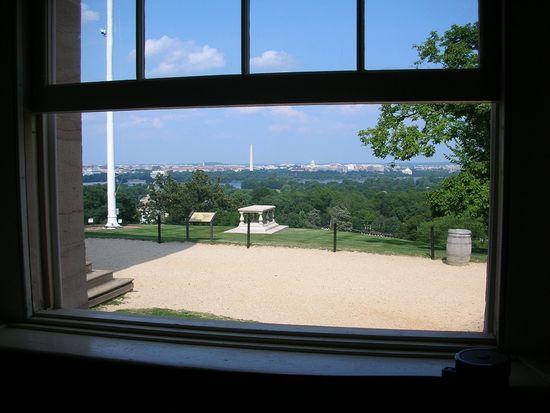 WashDC 593ArlingtonHouseWindow
