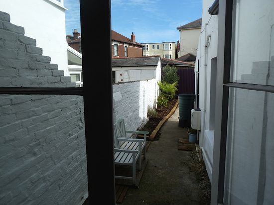 Portsmouth-England-12pm