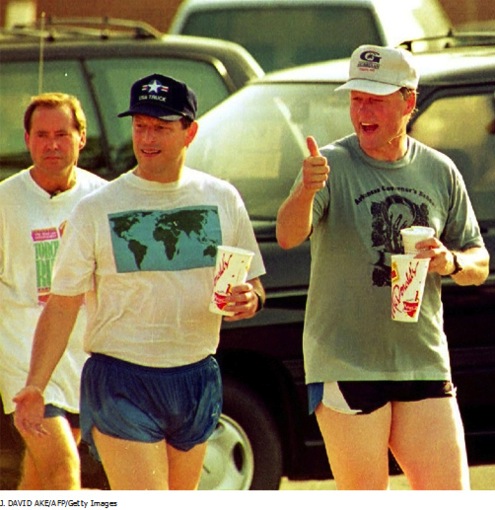 Embarrassing-picture-of-bill-clinton-and-al-gore-25120-1319655109-8