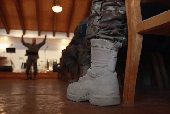 GT_SOLDIERPRAYER_111116