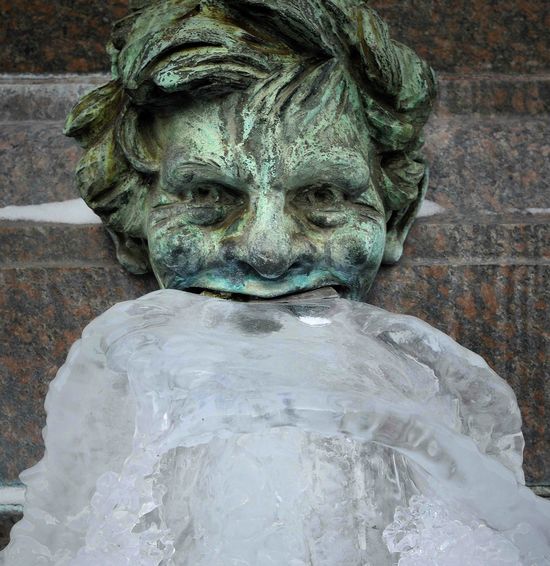 GT_FROZEN-FOUNTAIN-120203