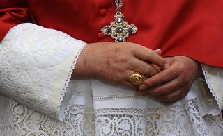 BENEDICTHANDS2JoeKlamar:AFP:Getty