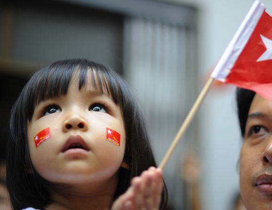 GT_BURMA-GIRL-FACE_120509