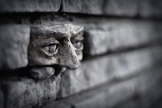 Street-art-Another-brick-in-the-wall-In-Gorzow-Poland