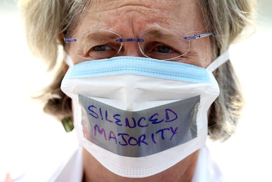 GT_SINGLE-PROTESTER_120628