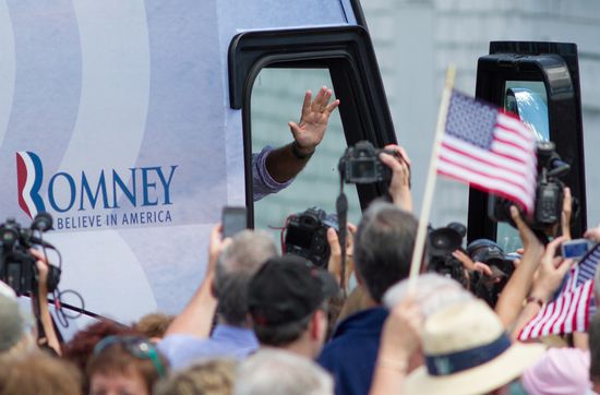 GT_ROMNEY-WAVE_120713