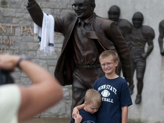 GT_PATERNO-STATUE_120720