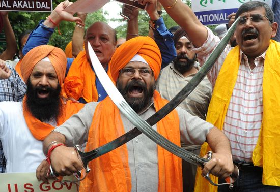 GT_SIKH-PROTEST_120805