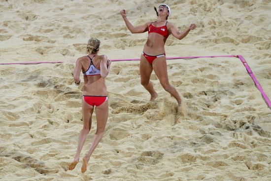 GT_BEACHVBALL_120808