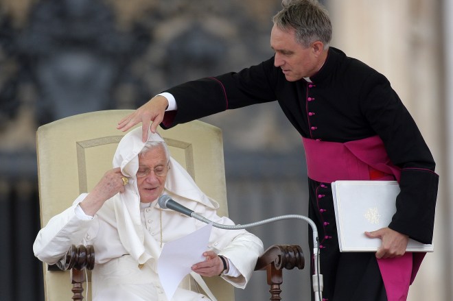 Benedict XVI Holds Weekly Audience