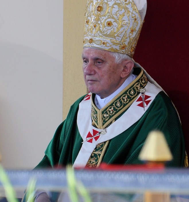 ITALY-POPE-CELESTIN-BENEDICT XVI-RESIGN-FILES