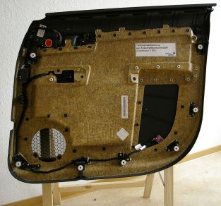 822px-Türinnenverkleidung_Hanf-PP_nova