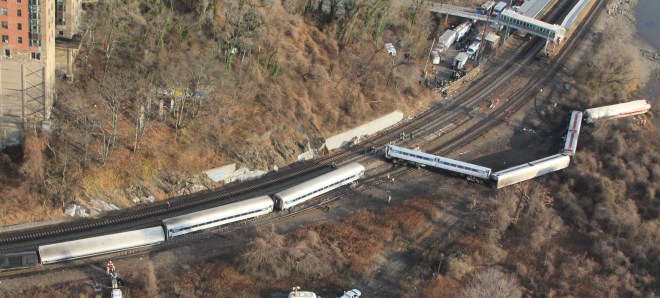 Metro-North Train Derails In Bronx