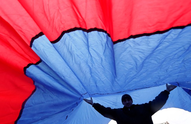 Supporters of Russia stage demonstrations in Crimea