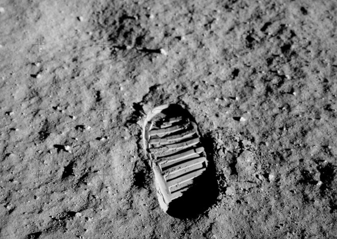 Apollo_11_bootprint